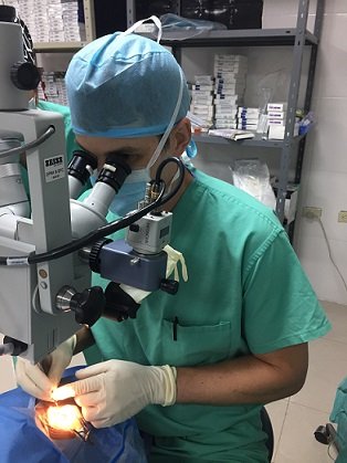 Dr. Anderson Honduras Cataract Surgery